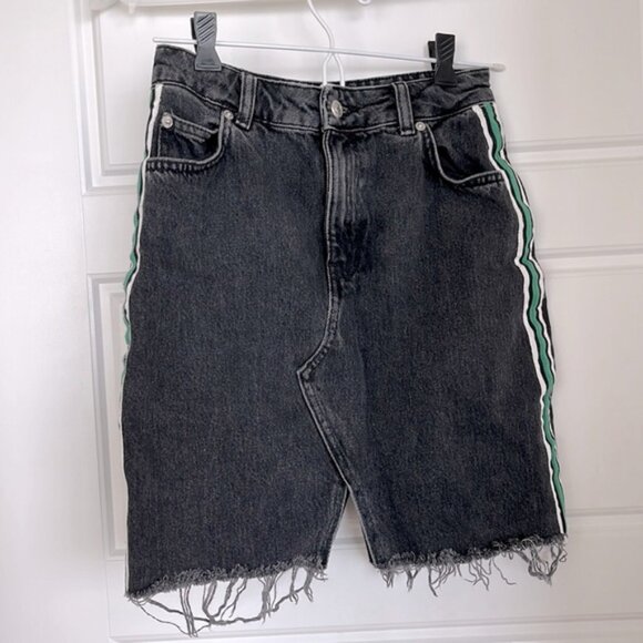 Topshop - black jean skirt with green stripes - Picture 1 of 10